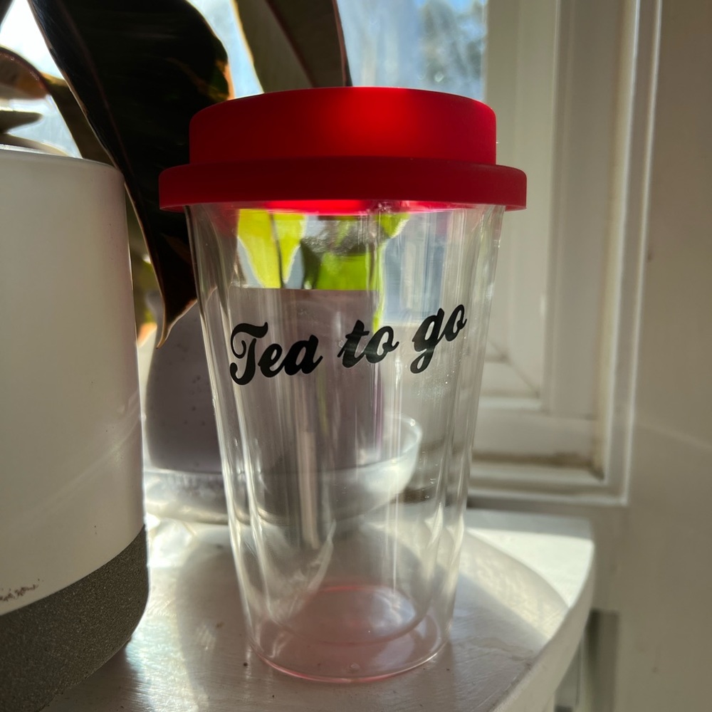 Double walled glass to go cup.